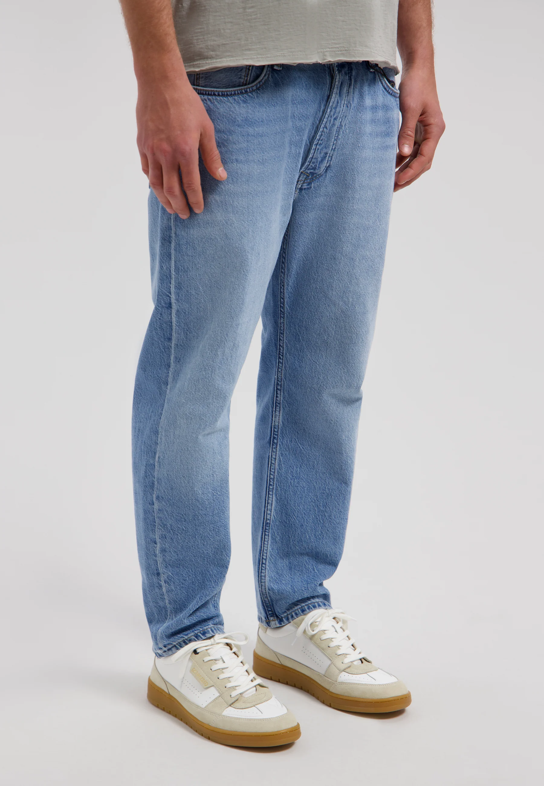 Low Basket Sneaker - Image 4